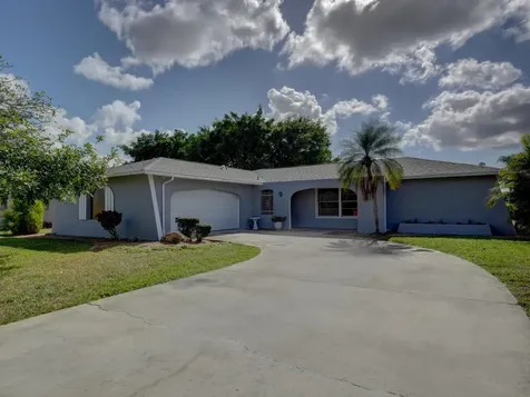 202 SE 44th Street Cape Coral FL 33904