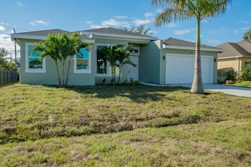 514 SW Dailey Avenue Port St Lucie FL 34953
