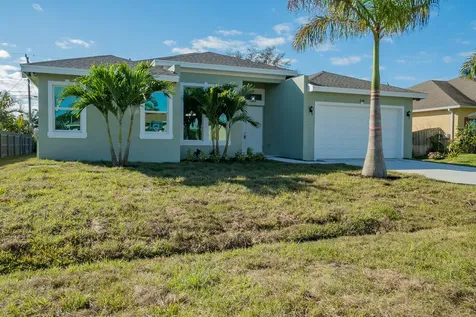 514 SW Dailey Avenue Port St Lucie FL 34953