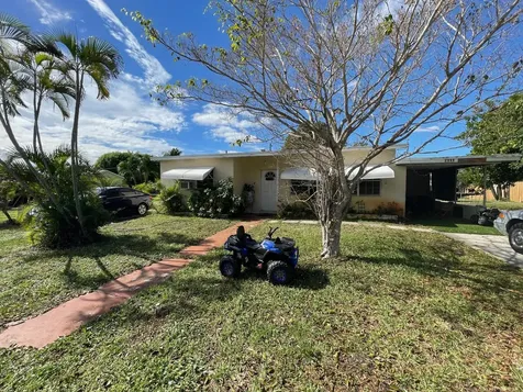2111 NE 4th Street Boynton Beach FL 33435