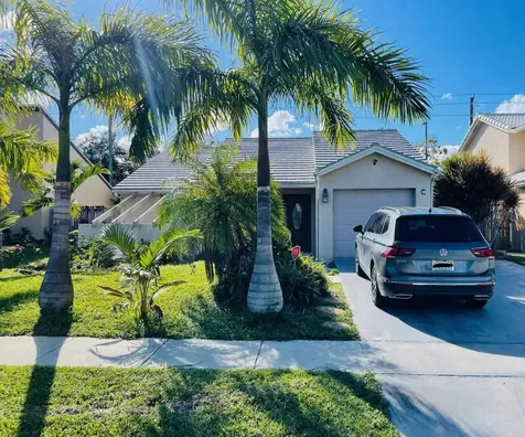 6112 Strawberry Lakes Circle Lake Worth FL 33463