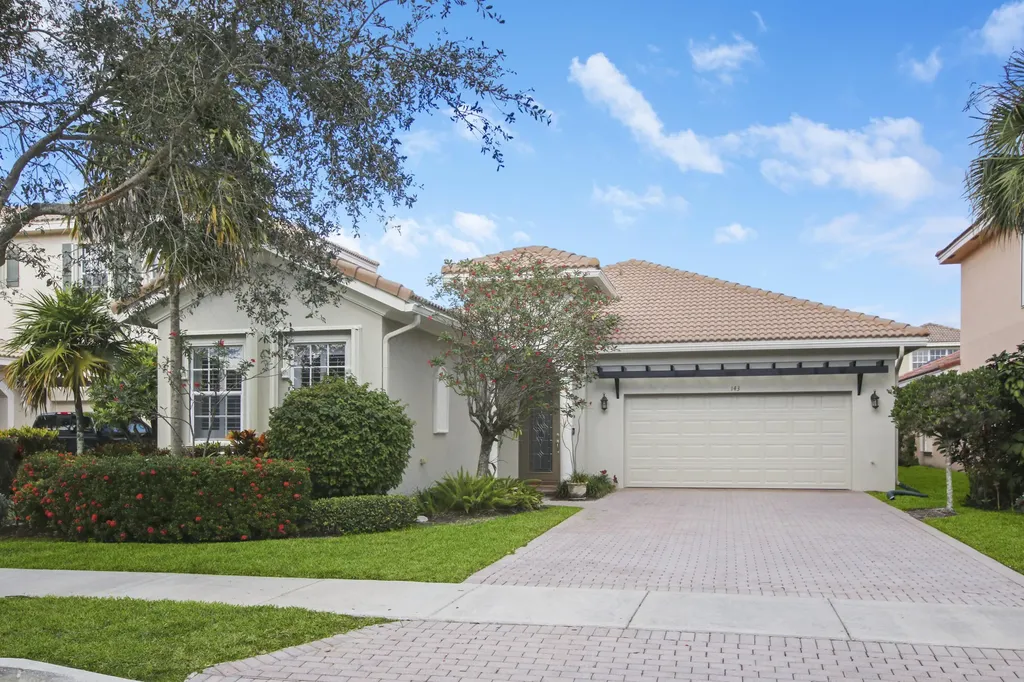 143 Via Rosina Jupiter FL 33458