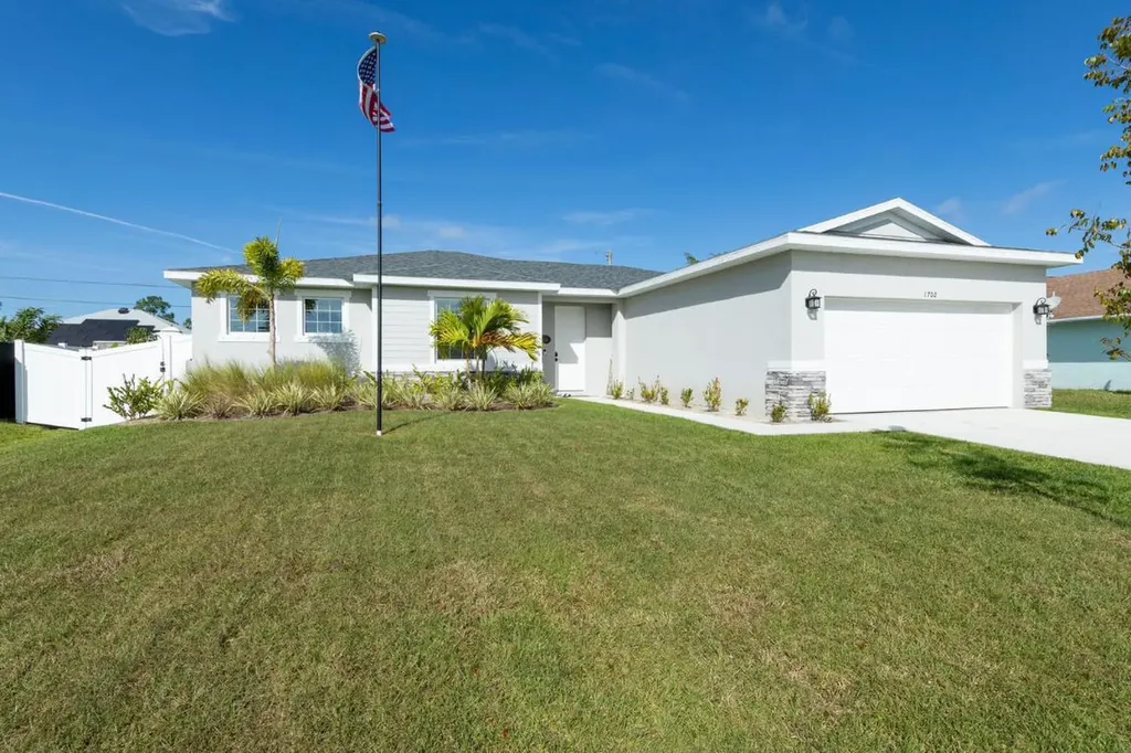 1702 SW Cordova Street Port St Lucie FL 34987