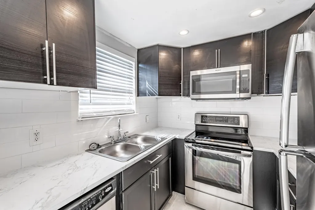 1653 W 27th Street Riviera Beach FL 33404
