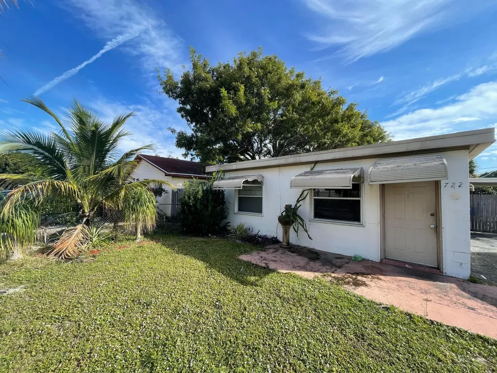 722 N 8th Street Lantana FL 33462