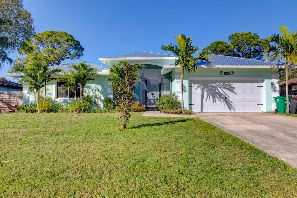 625 SE Thornhill Drive Port St Lucie FL 34983