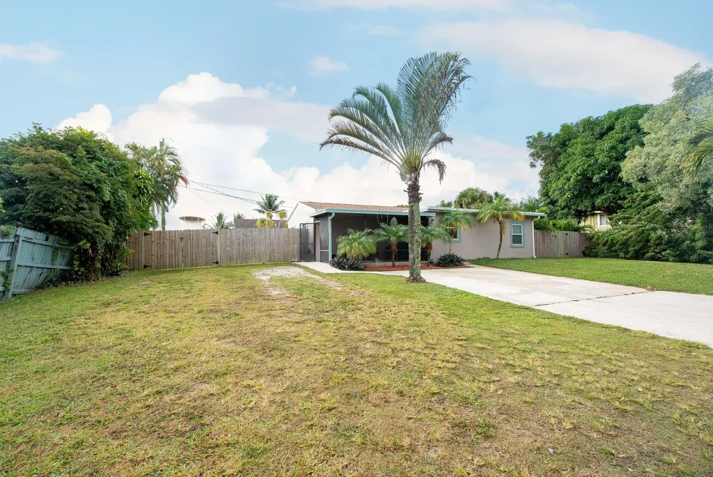 9200 Brandy Lane Lake Worth FL 33467