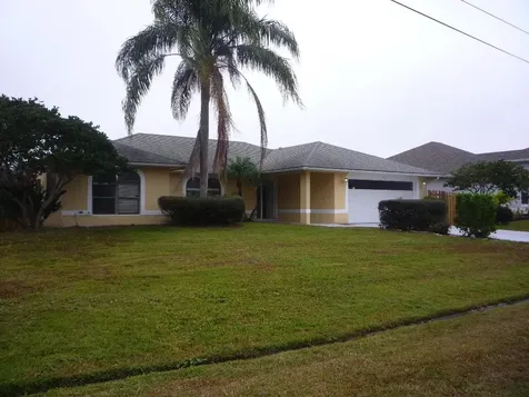 592 SE Nome Drive Port St Lucie FL 34984