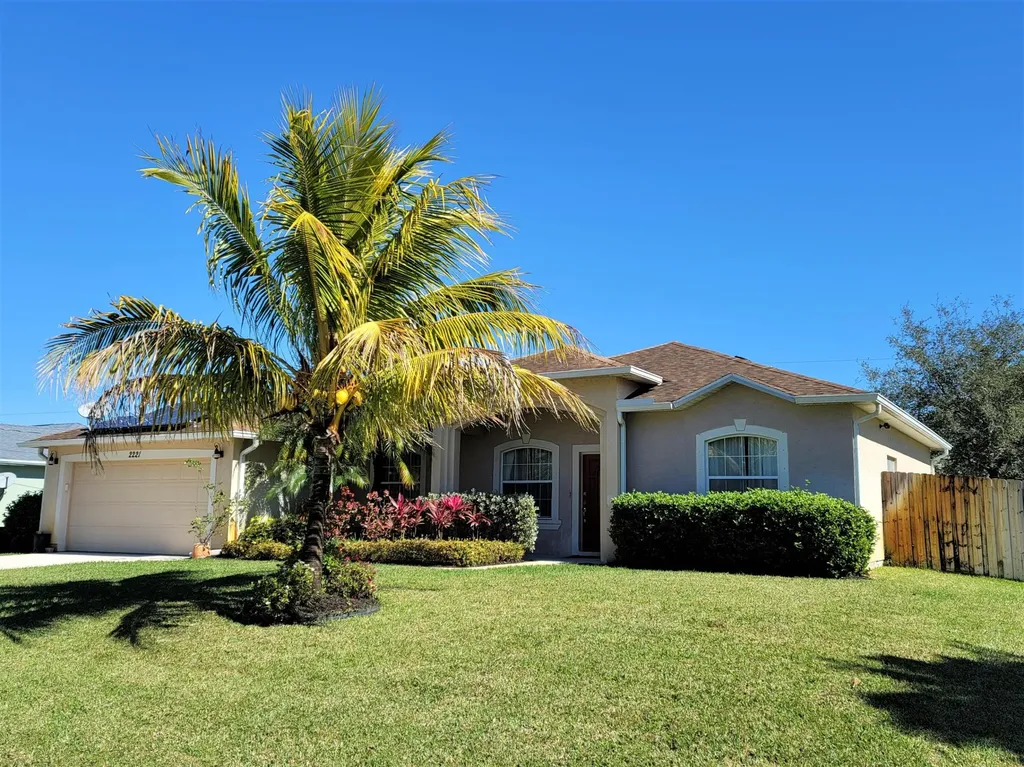 2221 SE Lucca Street Port St Lucie FL 34952