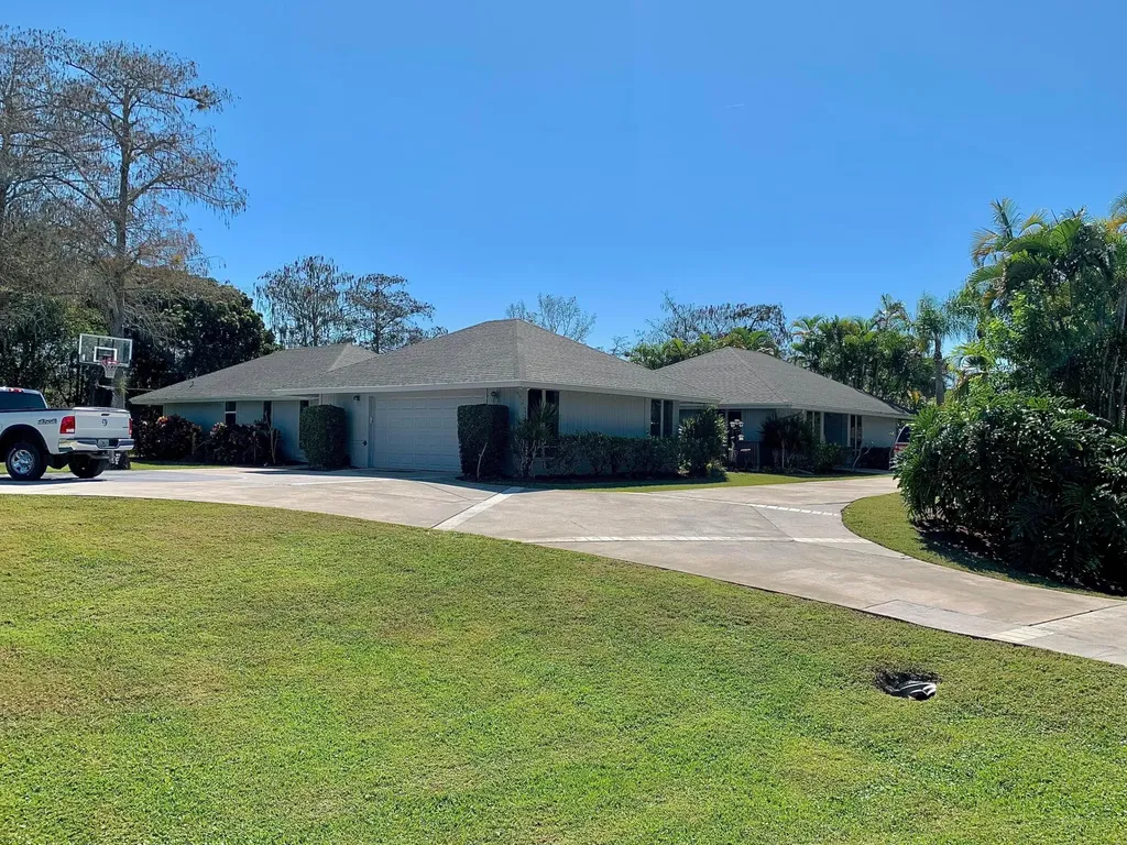 4679 Hunting Trail Lake Worth FL 33467