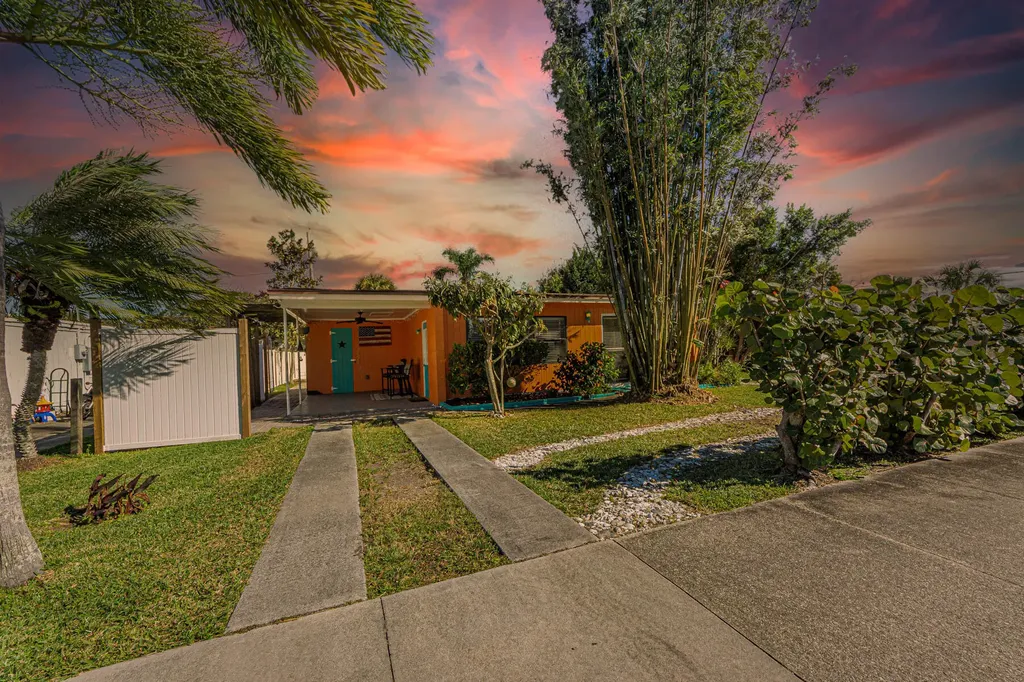 1520 6th Avenue Vero Beach FL 32960