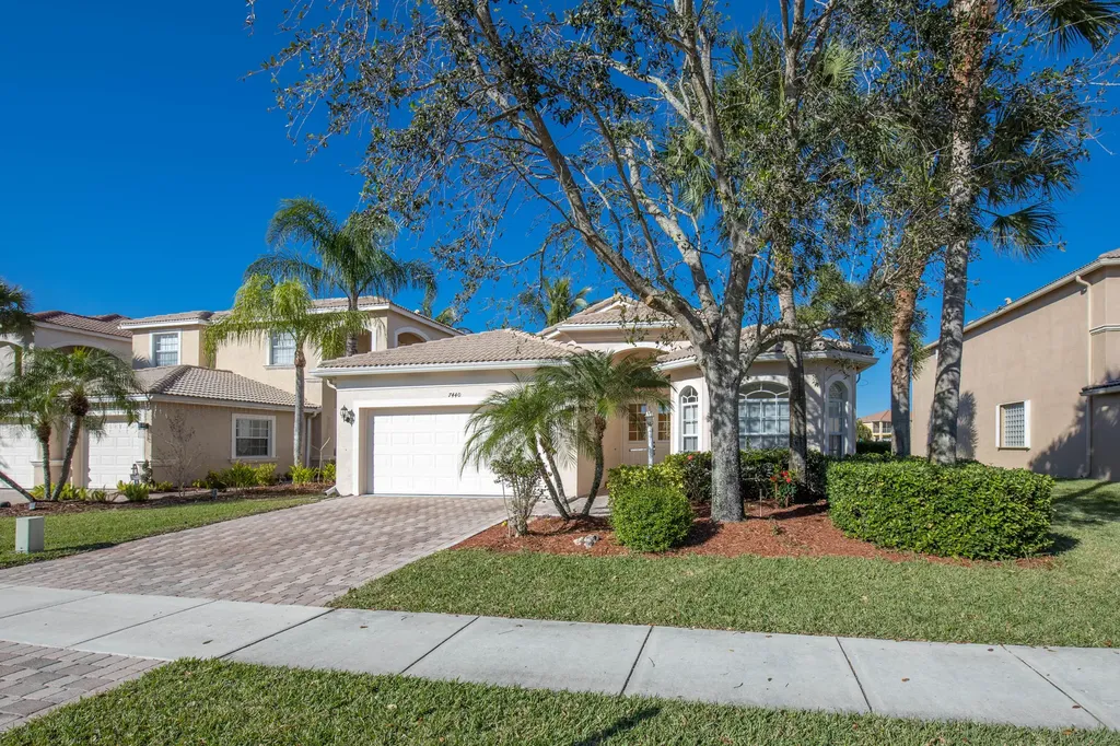 7440 Via Luria Lake Worth FL 33467