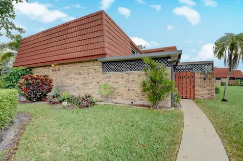 4628 Suburban Pines Drive Lake Worth FL 33463