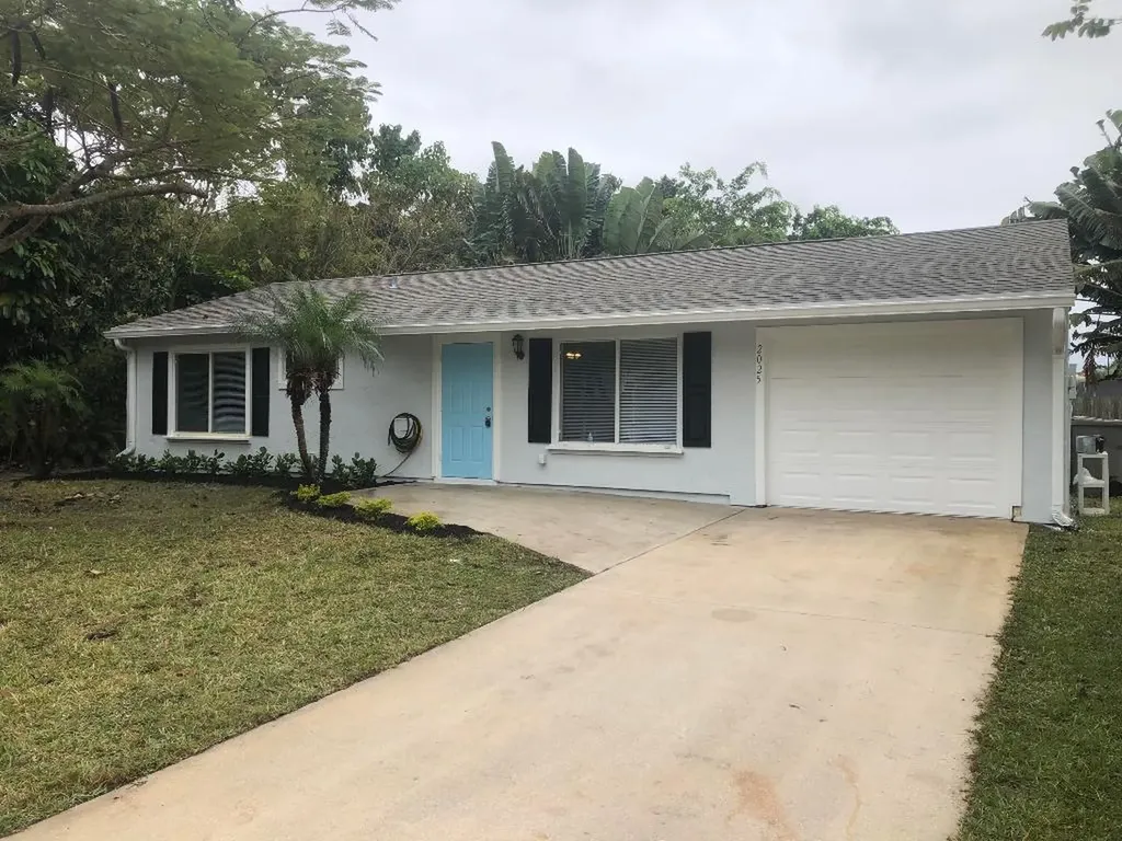 2025 SE New York Street Port St Lucie FL 34952