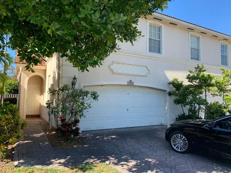5131 Meadow Oaks Drive Coconut Creek FL 33073