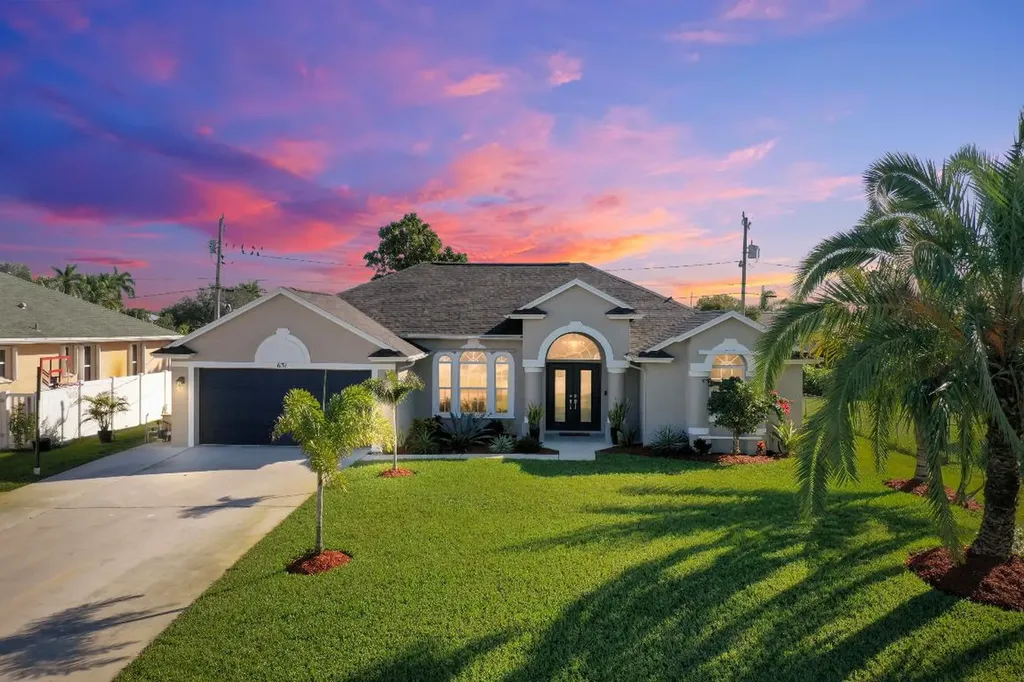 631 SE Dean Terrace Port St Lucie FL 34984