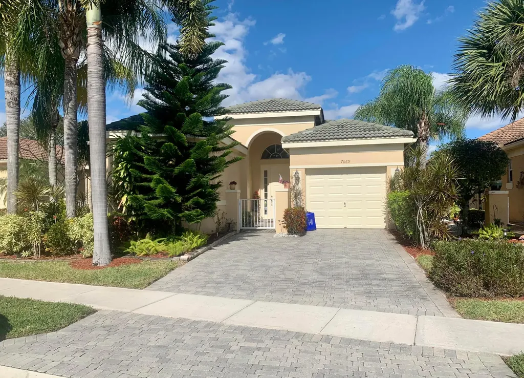 7069 Del Corso Lane Delray Beach FL 33446