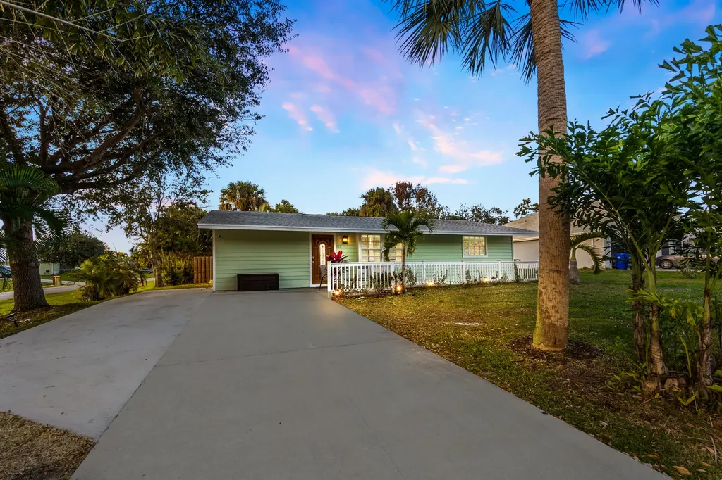 385 Bayharbor Terrace Sebastian FL 32958