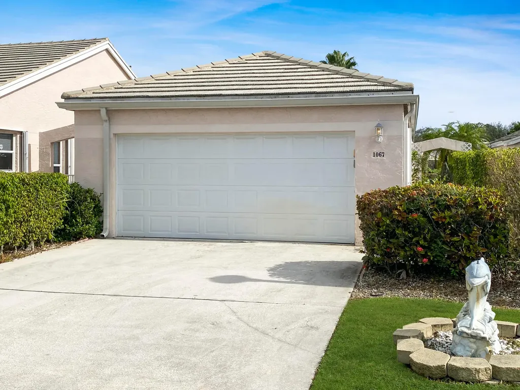 1067 Island Manor Drive Greenacres FL 33413