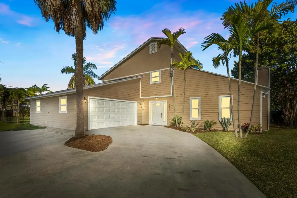 2401 Atlantic Beach Boulevard Hutchinson Island FL 34949