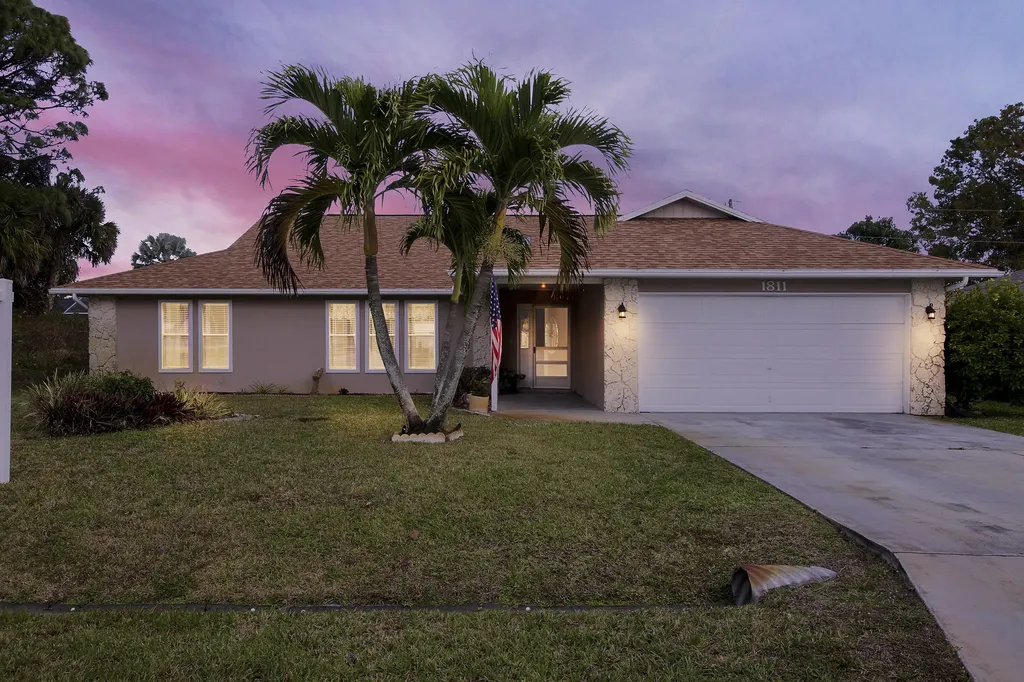 1811 SE Camden Street Port St Lucie FL 34952