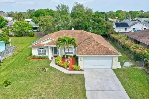 1195 SE Clifton Lane Port St Lucie FL 34983