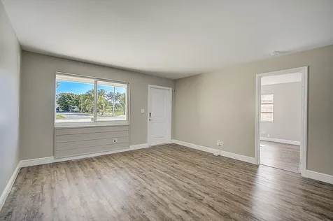 525 Iris Avenue Palm Beach Gardens FL 33410