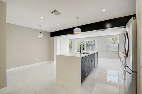 525 Iris Avenue Palm Beach Gardens FL 33410