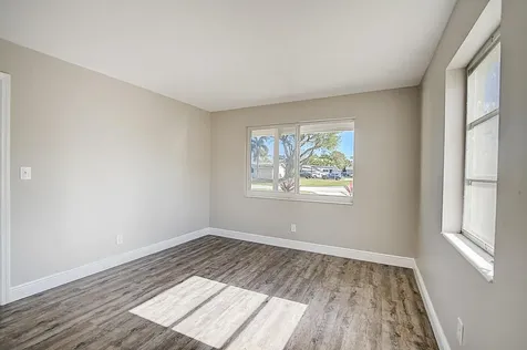 525 Iris Avenue Palm Beach Gardens FL 33410