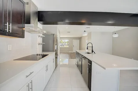 525 Iris Avenue Palm Beach Gardens FL 33410
