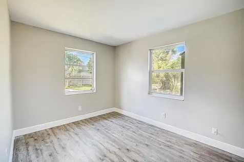 525 Iris Avenue Palm Beach Gardens FL 33410