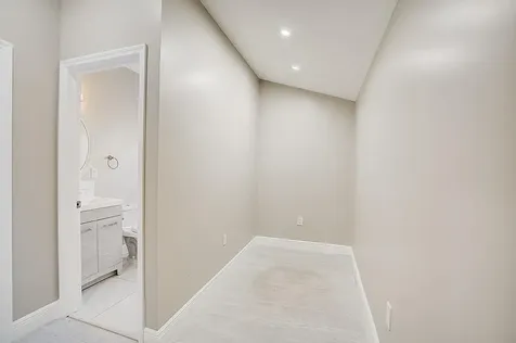 525 Iris Avenue Palm Beach Gardens FL 33410