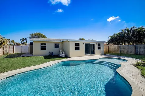 525 Iris Avenue Palm Beach Gardens FL 33410