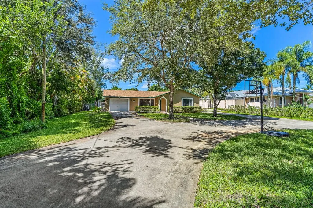 5389 Canal Drive Lake Worth FL 33463