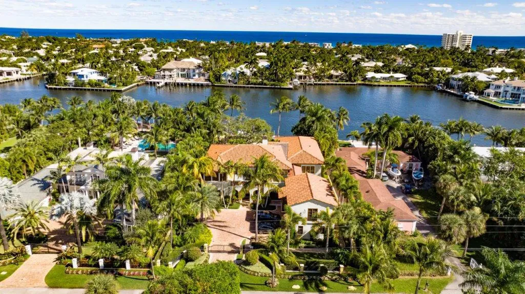 333 Palm Trail Delray Beach FL 33483