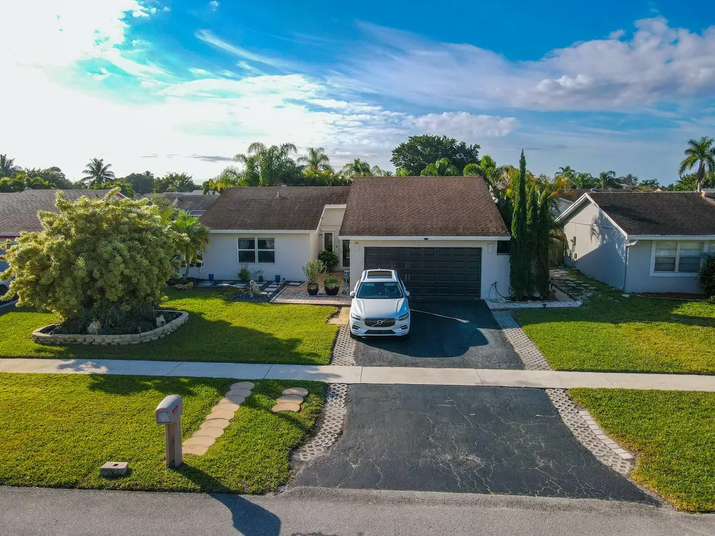 9440 Affirmed Lane Boca Raton FL 33496