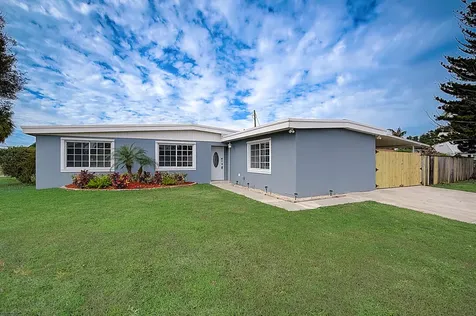 912 Garden Court Royal Palm Beach FL 33411