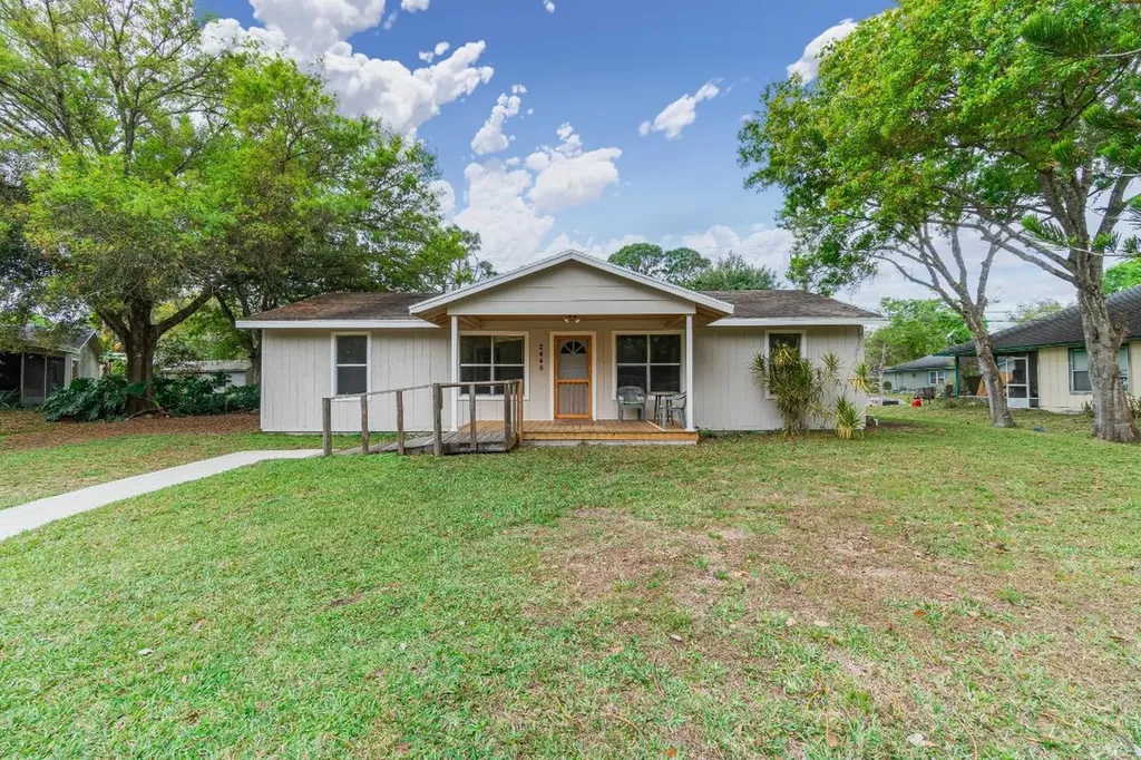 2445 85th Court Vero Beach FL 32966