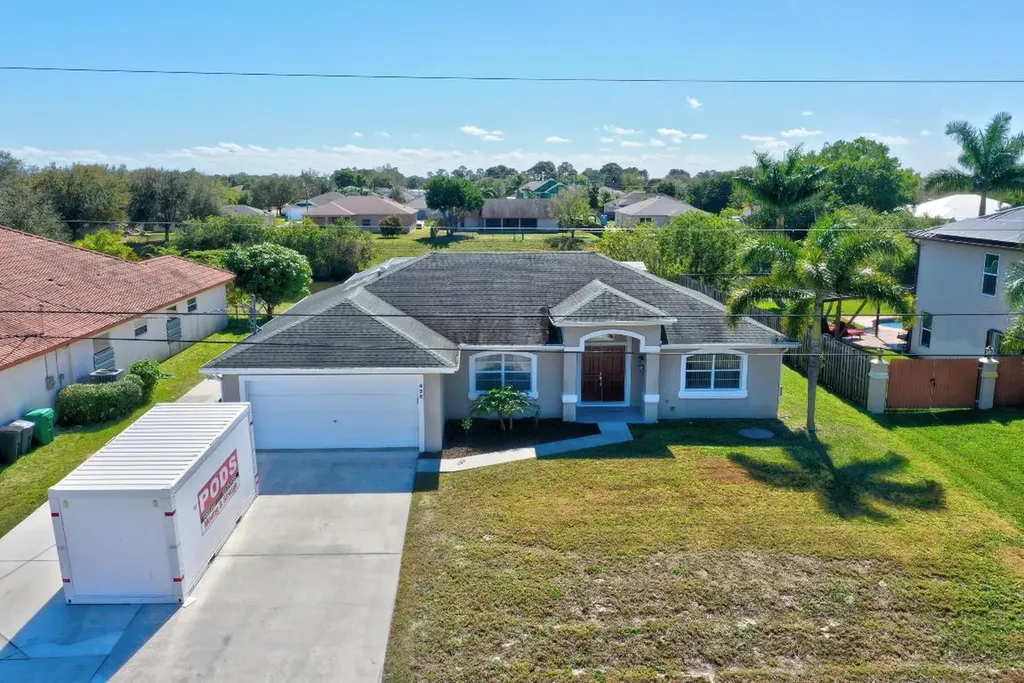 402 SW Jeanne Avenue Port St Lucie FL 34953