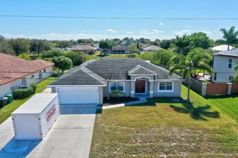 402 SW Jeanne Avenue Port St Lucie FL 34953