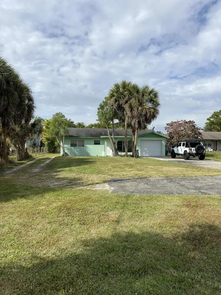 5431 1st Road Lake Worth FL 33467
