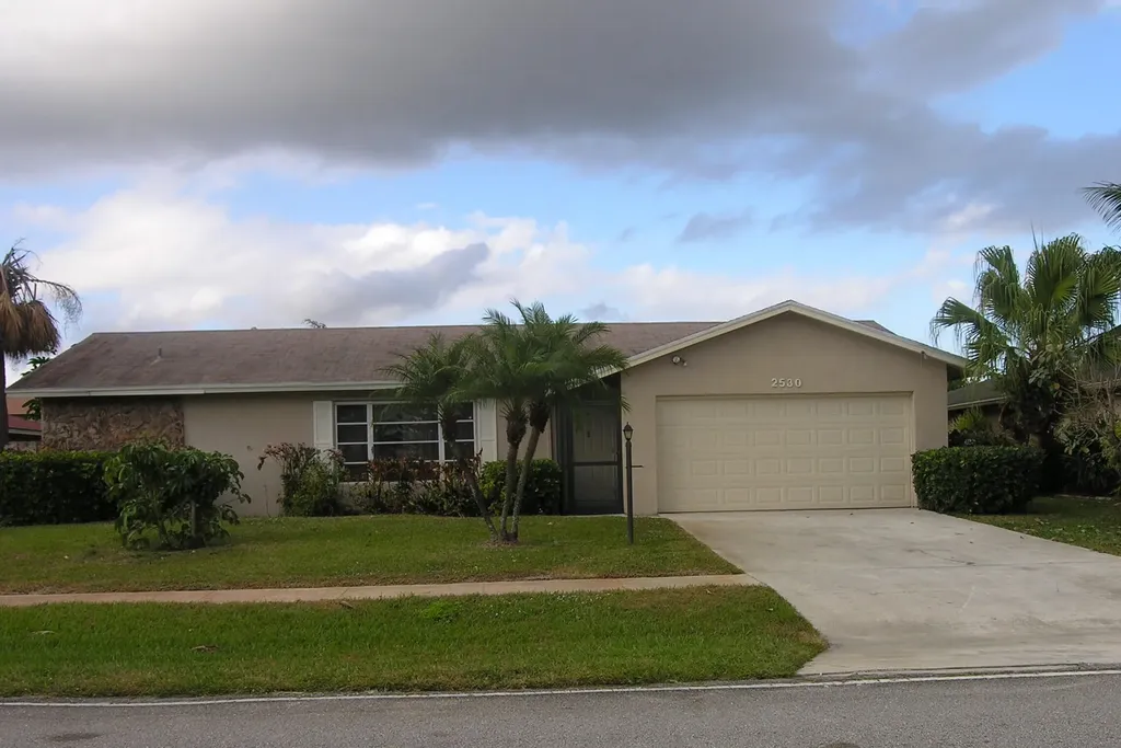 2530 Canterbury Drive N Riviera Beach FL 33407