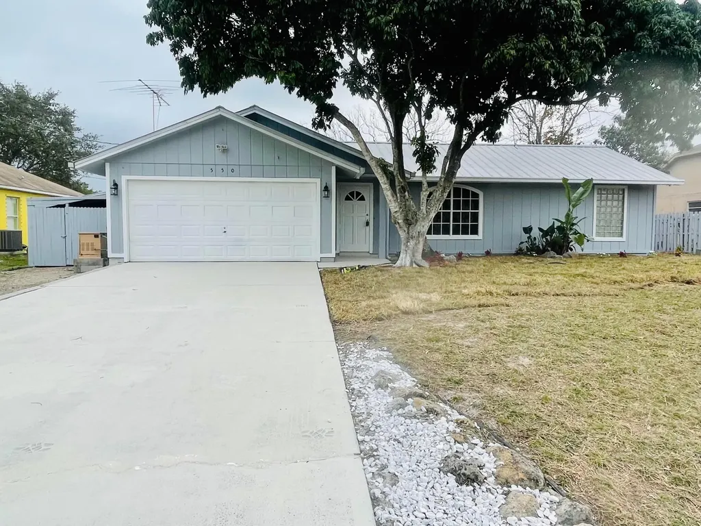 550 SW Lacroix Avenue Port St Lucie FL 34953