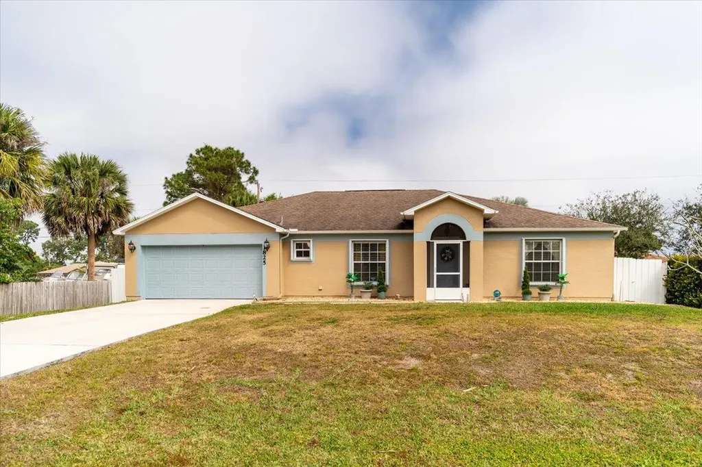 1825 SW Bradway Lane Port St Lucie FL 34953