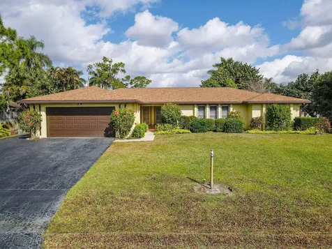 74 W Plumosa Lane Lake Worth FL 33467