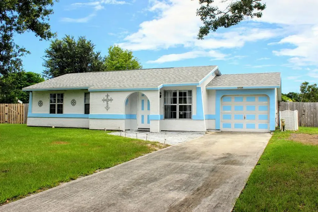1731 SE Cascella Court Port St Lucie FL 34952