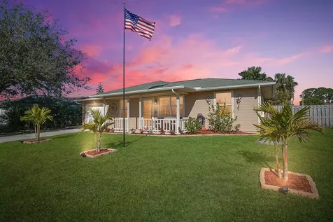 933 SW Whittier Terrace Port St Lucie FL 34953