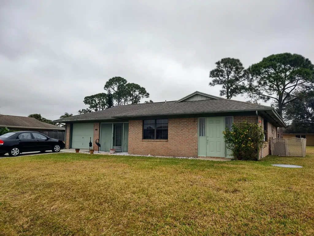 1133 SW Jennifer Avenue Port St Lucie FL 34953