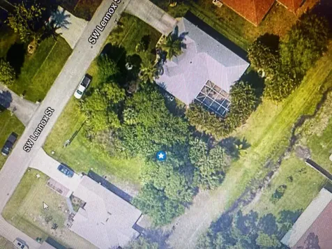 1917 SW Lennox Street Port St Lucie FL 34953