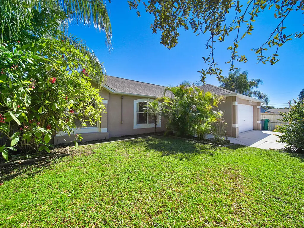 4285 SW Jame Street Port St Lucie FL 34953